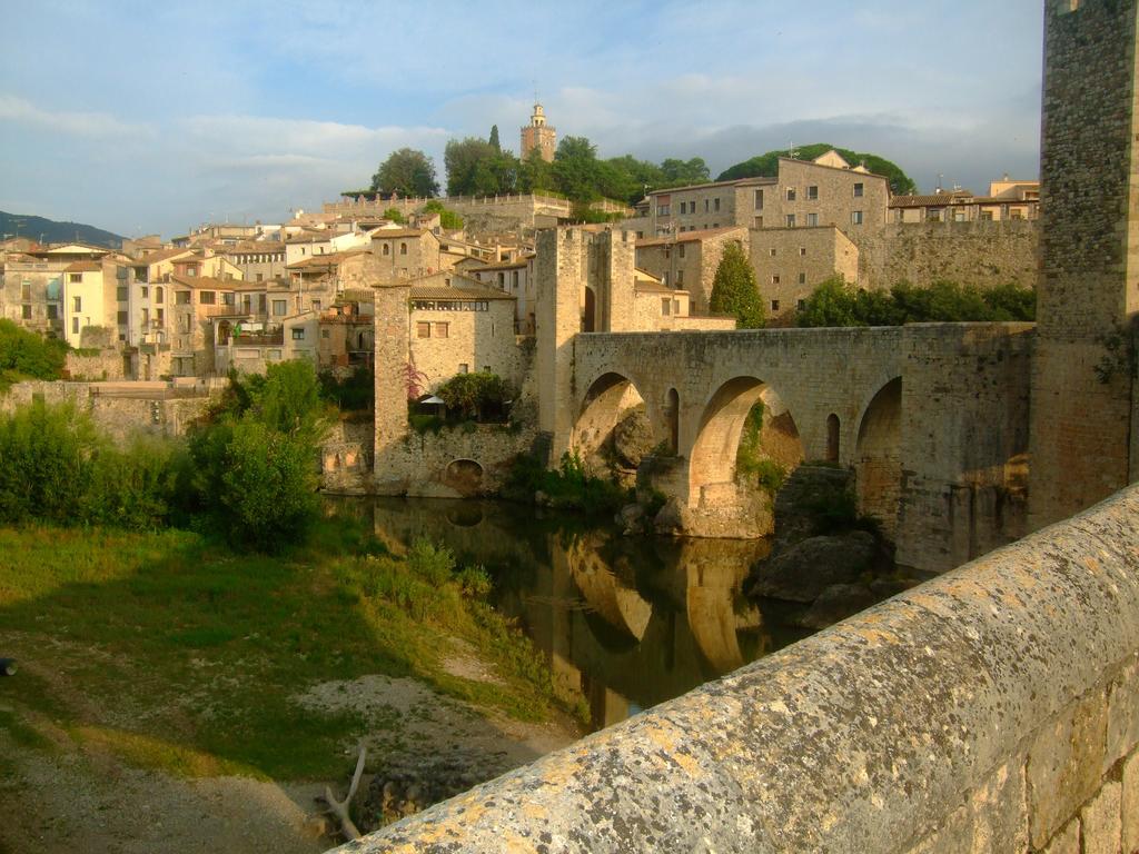 Besalut Apartment Екстериор снимка